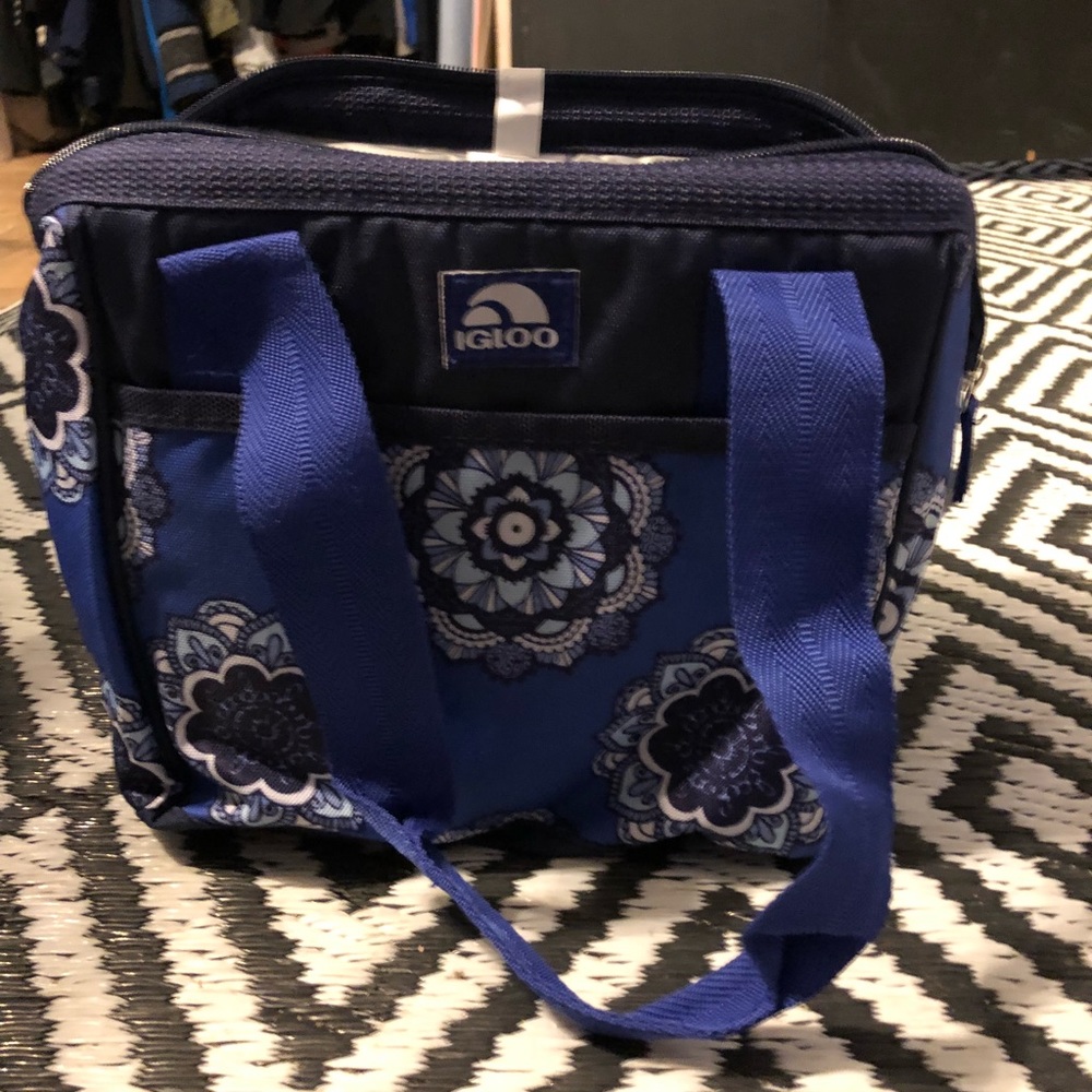 Igloo patterned lunch bag
